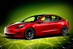 Tesla Hisseleri Düşüşte: Elon Musk’ın Politika Hamleleri Endişelendiriyor