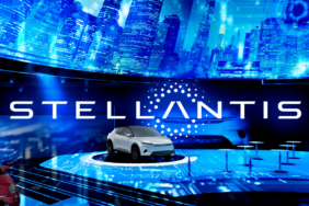 Teknoloji ve Otomotiv Avrupa'da Kazançları Artırıyor Stellantis Otomotiv Rallisinde Önde