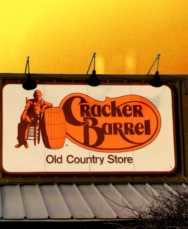 Cracker Barrel Hisseleri Şokta: Bud Light Benzeri Tepki Hisselere Yansıdı