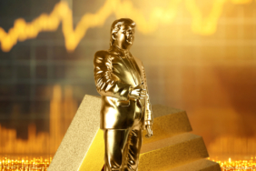 Altın Trump Heykeli Washington’da Bitcoin’le Parladı!