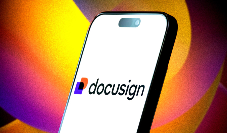 DocuSign Hisseleri Güçlü Çeyrek Sonuçları ve Yönetim Değişikliğiyle Yükseldi