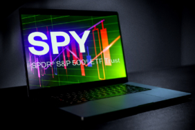 SPY Yatırımcıları Panikte Mi? Hükümet Krizi S&P 500’ü Dibe Mi Vuracak?