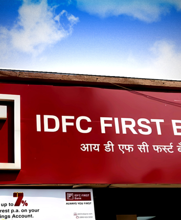 IDFC First Bank Yeni 52 Haftalık Zirveye Ulaştı, İşlem Hacmi Patladı