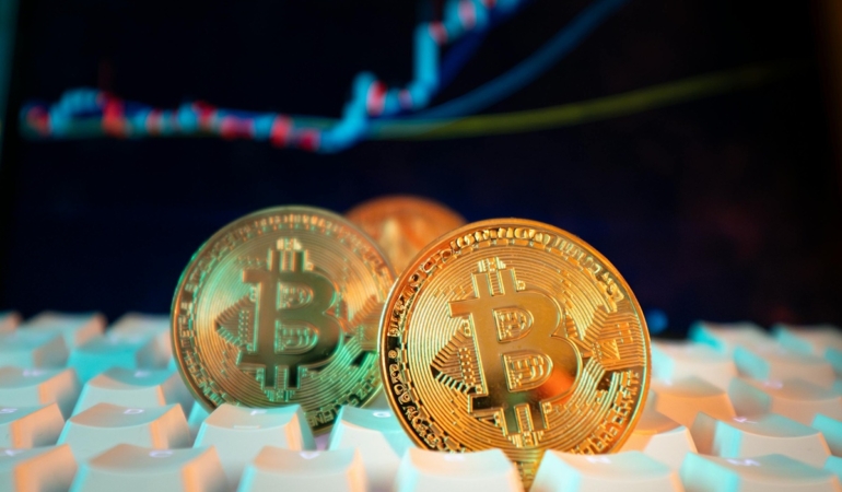 bitcoin-altcoin-dusus